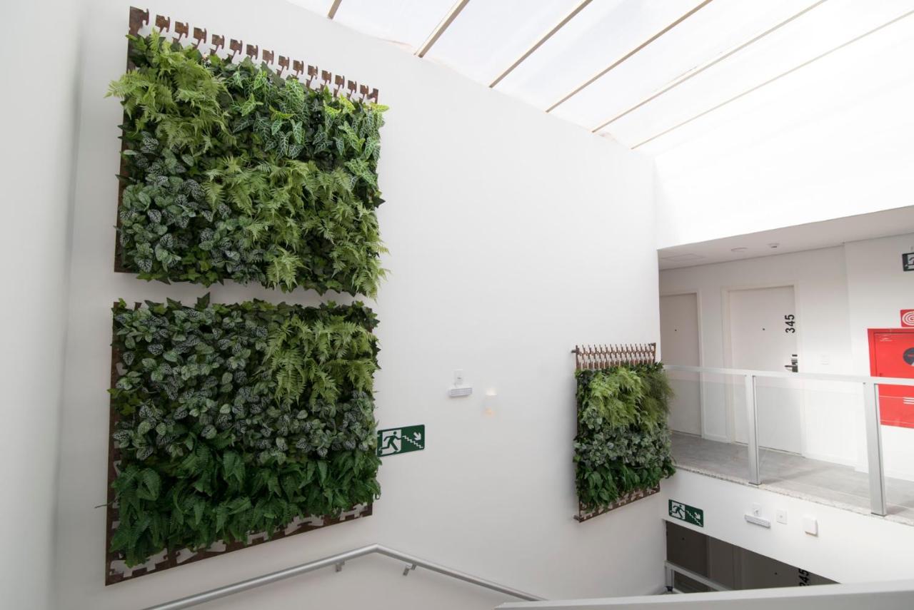 Hotel H2 Congonhas Экстерьер фото Living wall